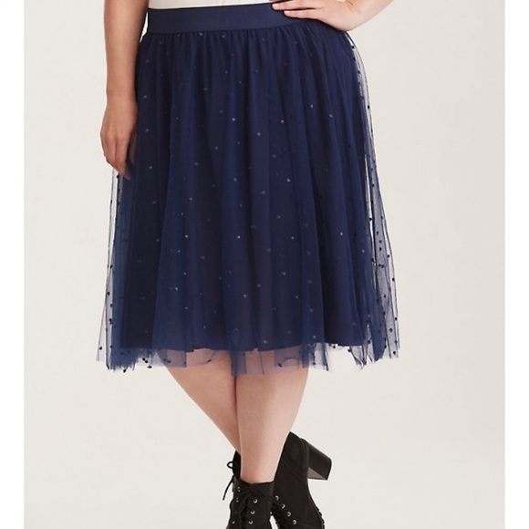 Torrid embroidered blue elastic mesh midi skirt - Picture 2 of 7